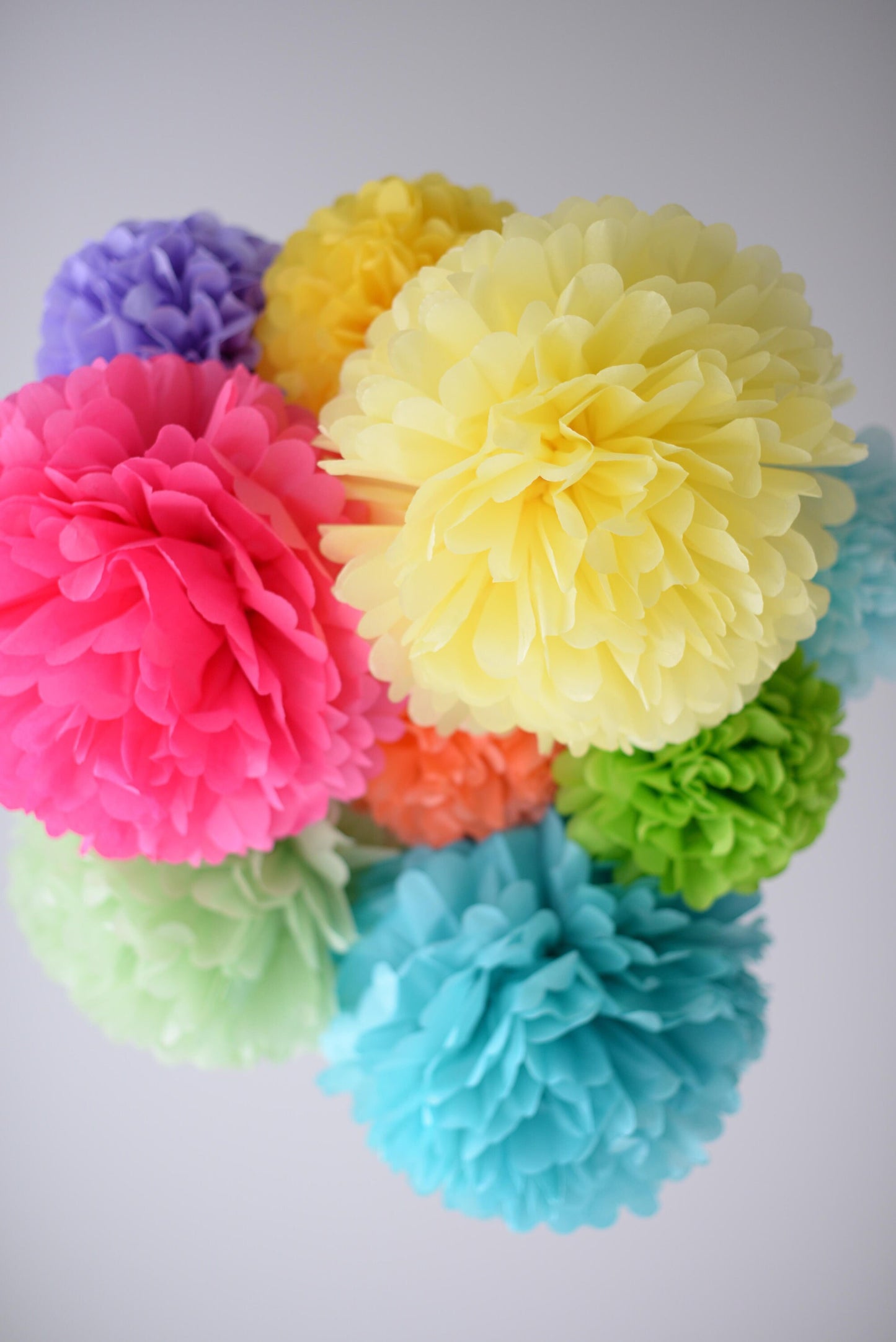 Rainbow colours crepe paper party streamers party decorations 7 colours70 Metres bright pom of colours birthday party wedding baby shower