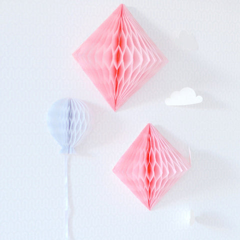 Diamond honeycomb hanging decoration / custom colours - 30cm - Decopompoms