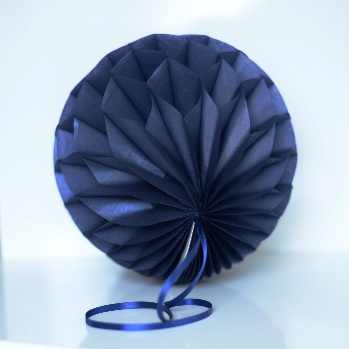 Pearlesence Navy blue paper honeycomb - hanging party decoration - Decopompoms