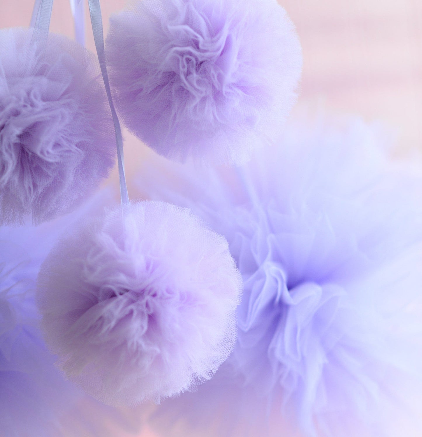 Lilac tulle pom pom - Decopompoms