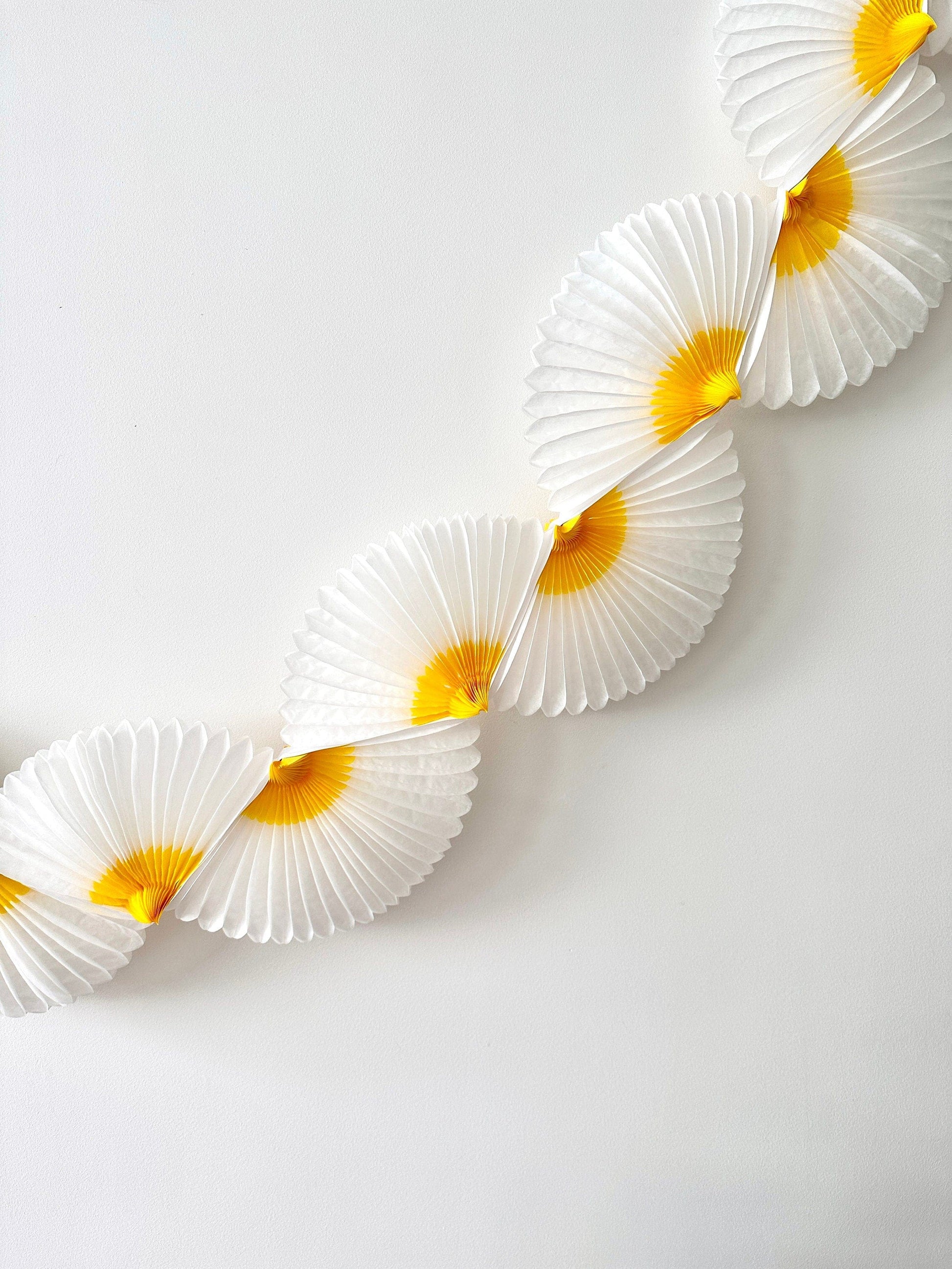 Daisy paper party garland, 360cm, daisies birthday decorations, wedding bunting, bridal shower banner, boho party hanging, hippie party