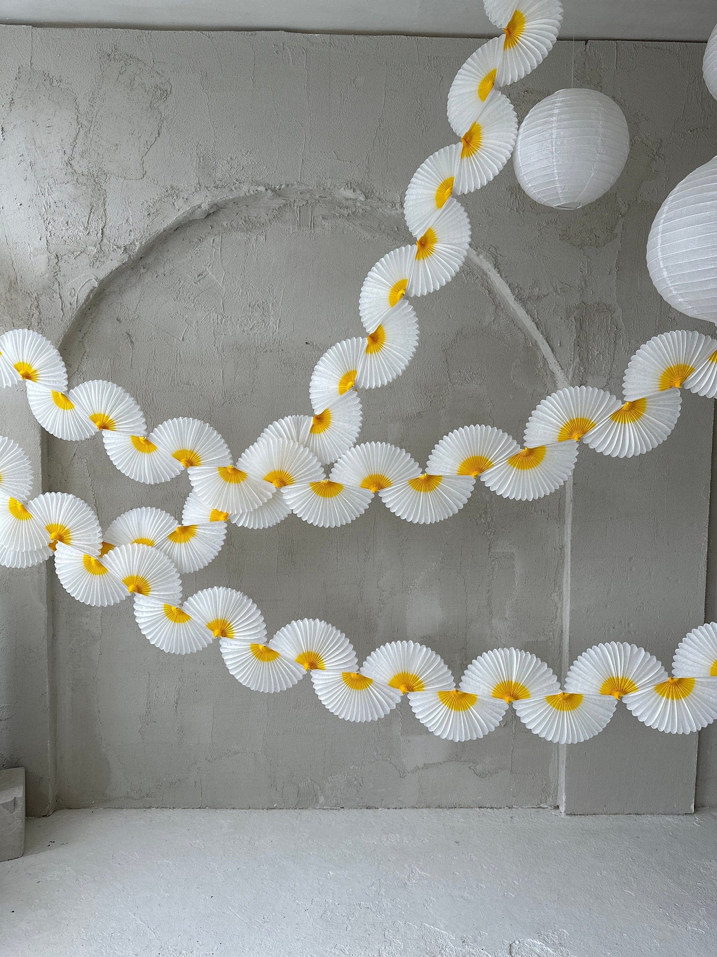 Daisy paper party garland, 360cm, daisies birthday decorations, wedding bunting, bridal shower banner, boho party hanging, hippie party
