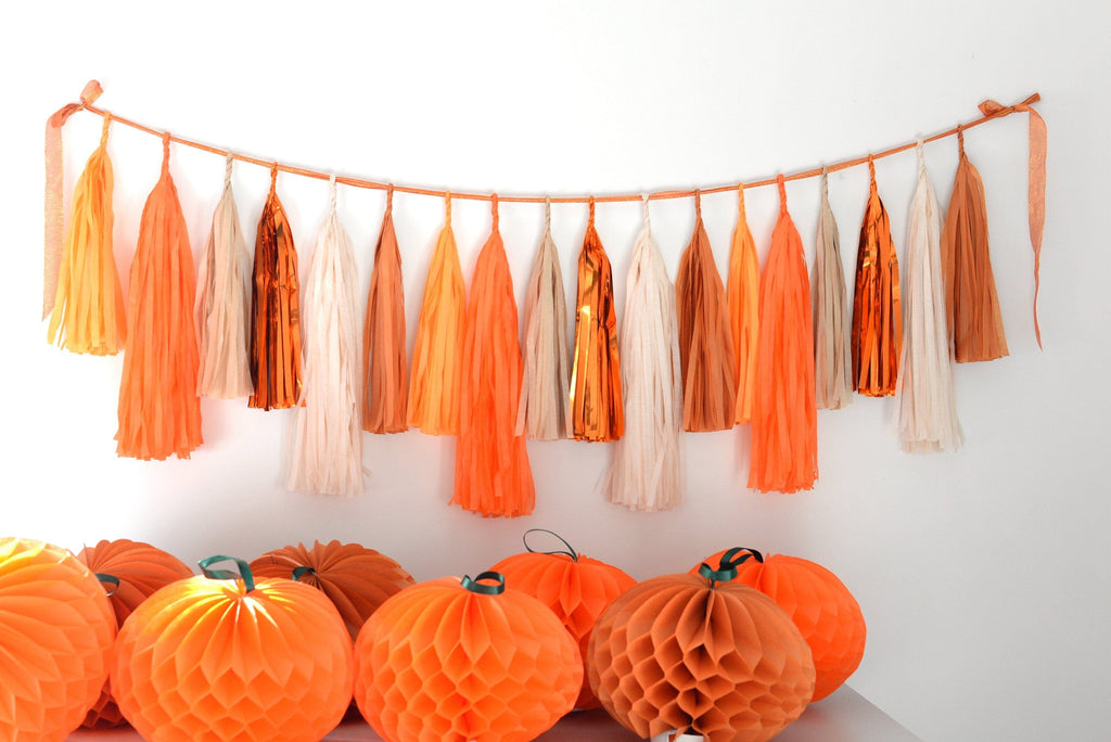 physical Fall decor - GARLAND - orange  and beige paper tassel garland - Halloween home decoration - fringe garland Decopompoms