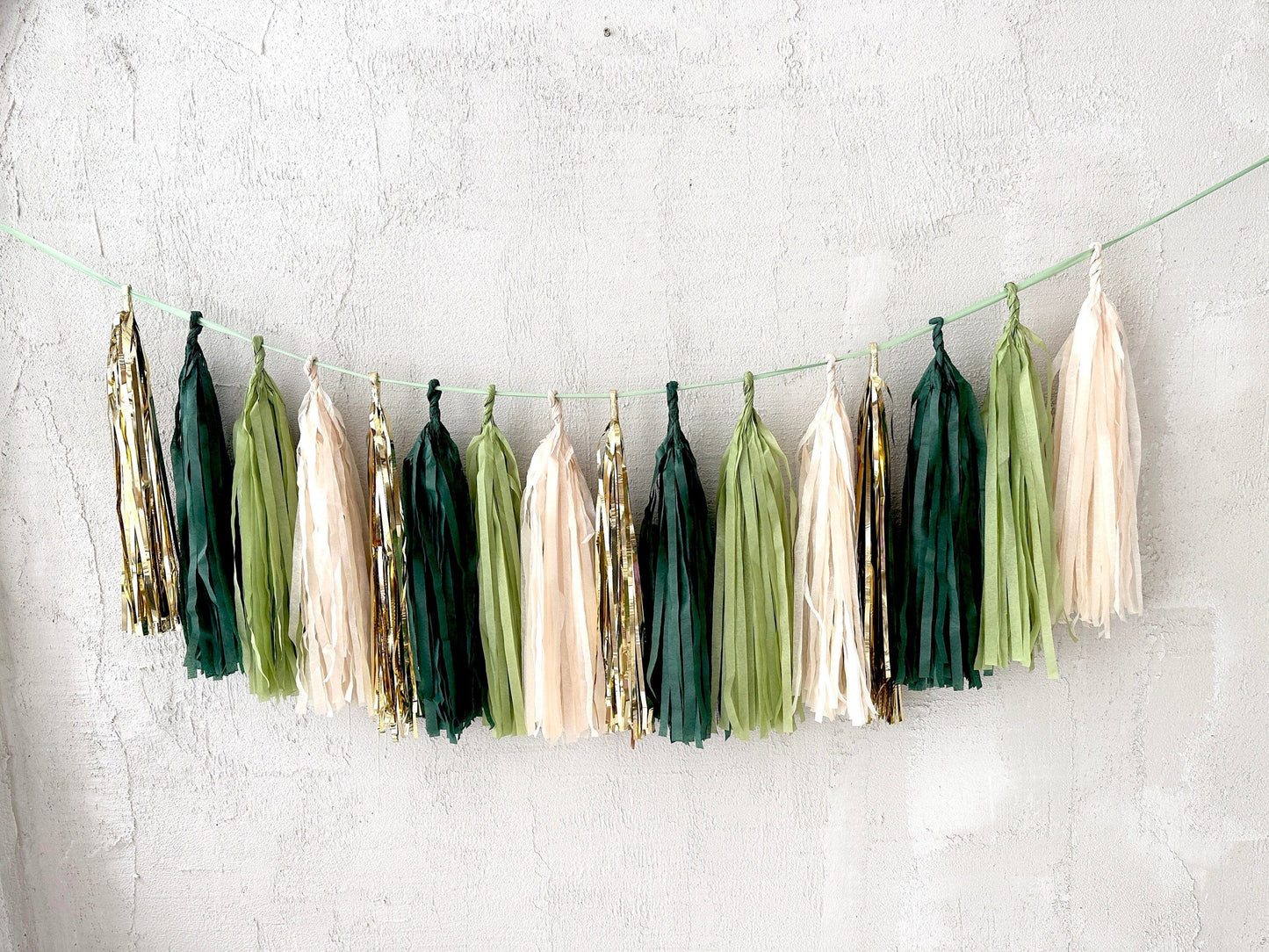 Green and gold Paper Tassel Garland finge bunting Birthday garland paper decorations Fringe garland baby shower bridal shower balloon tail
