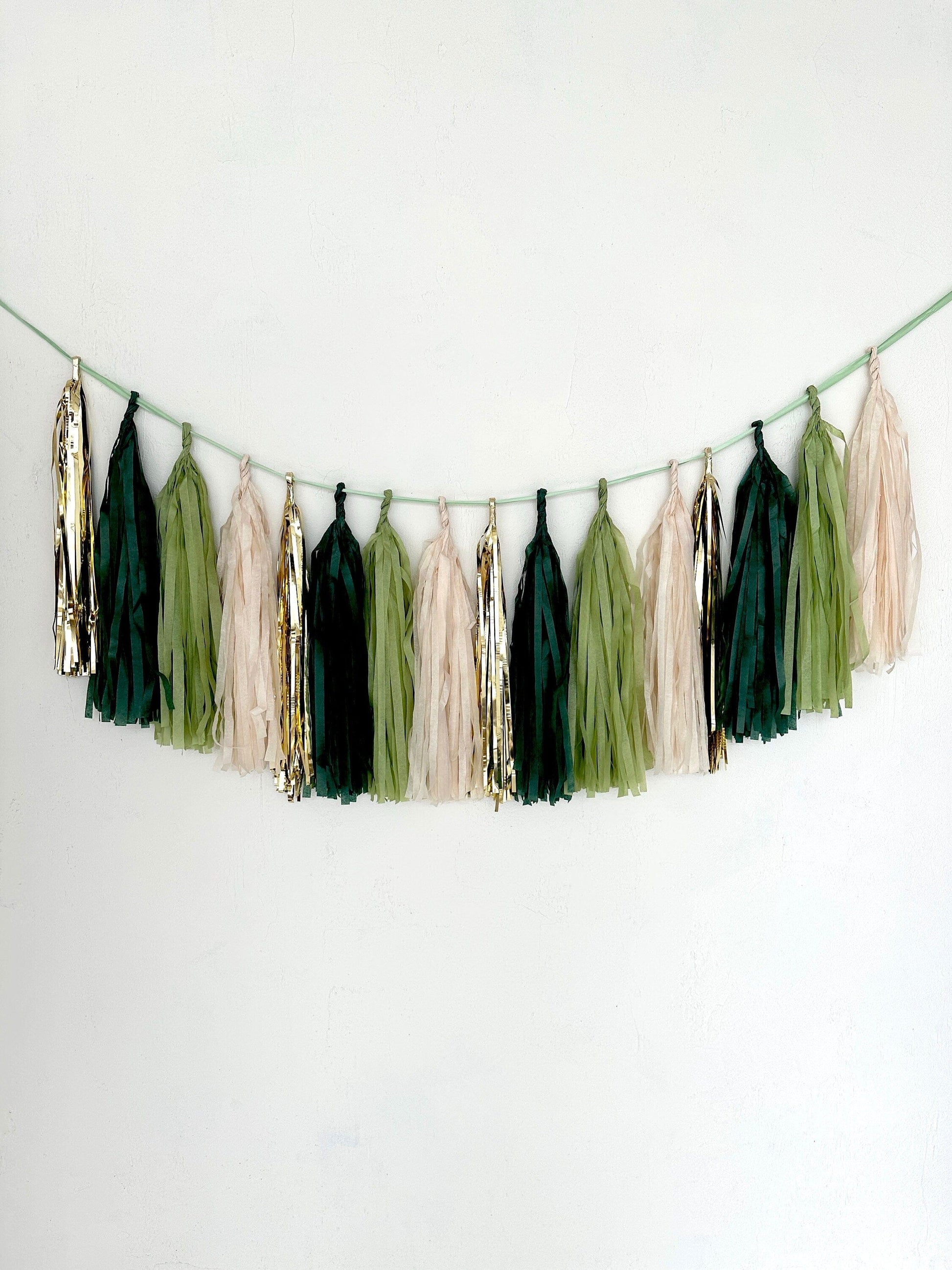 Green and gold Paper Tassel Garland finge bunting Birthday garland paper decorations Fringe garland baby shower bridal shower balloon tail