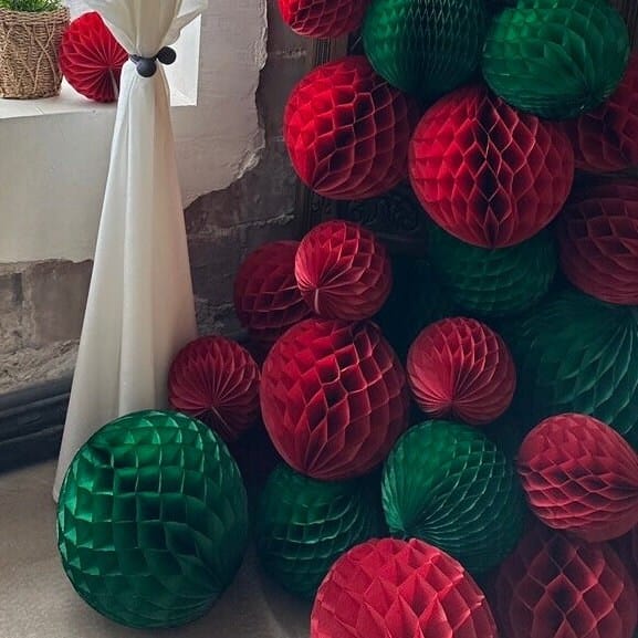 physical Holiday green and deep red  paper honeycomb balls party decorations set Christmas decorations home decor wedding baby shower office decor Decopompoms
