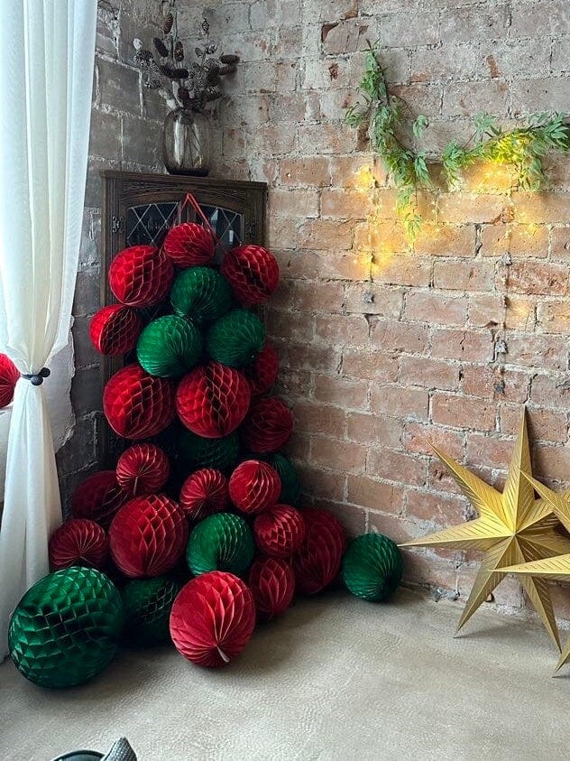 Holiday green and deep red paper honeycomb balls party decorations set Christmas decorations home decor wedding baby shower office decor