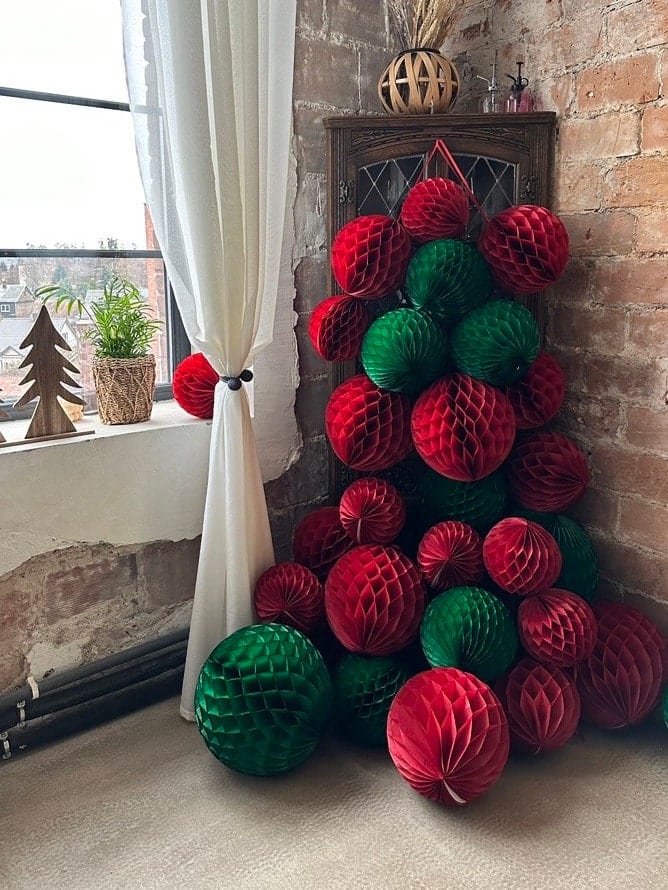 Holiday green and deep red paper honeycomb balls party decorations set Christmas decorations home decor wedding baby shower office decor