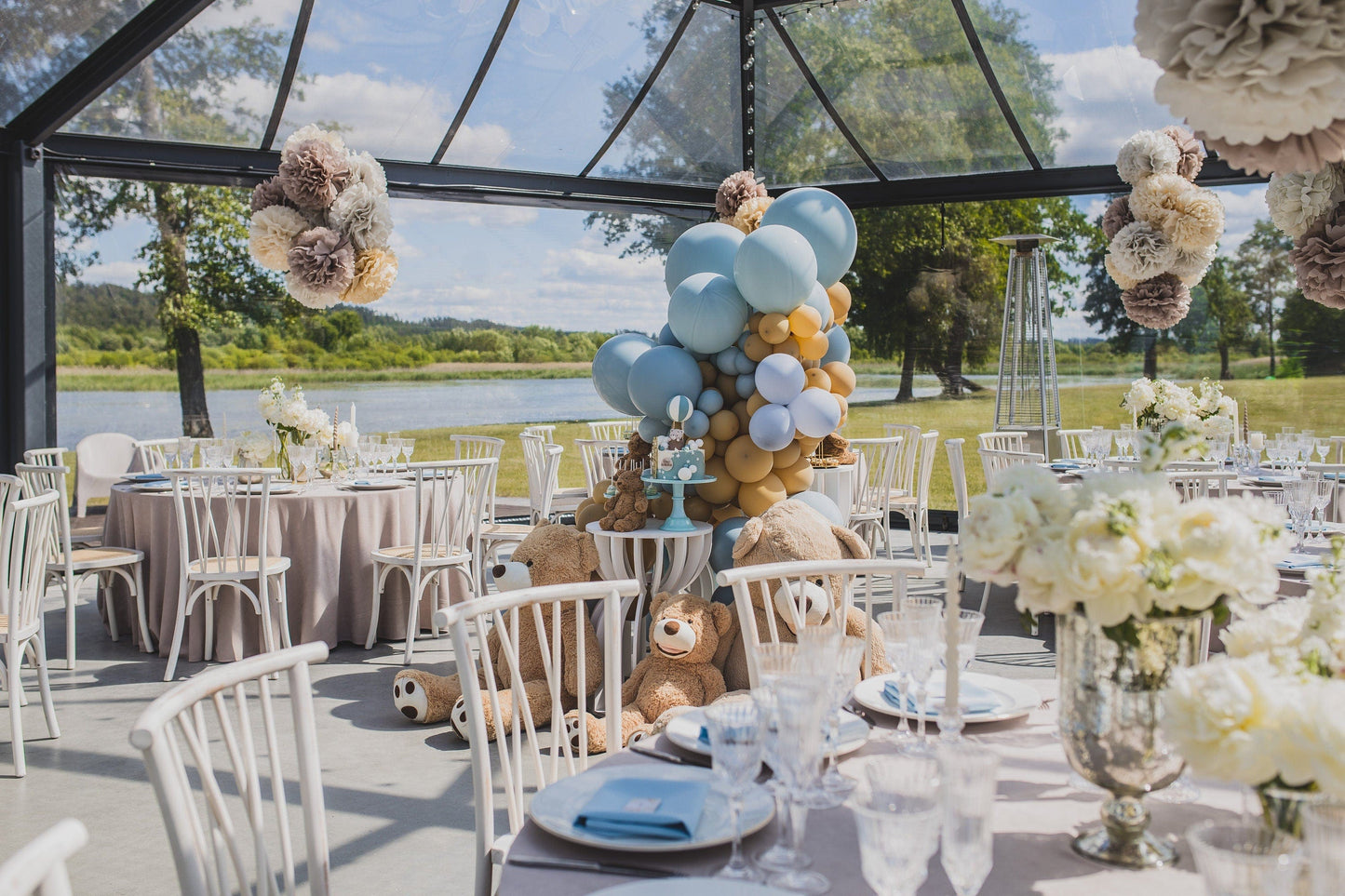 Large set of Paper party pom poms set of 80, custom colours, mixed sizes, great value Paper flowers Hanging party Wedding venue decorations