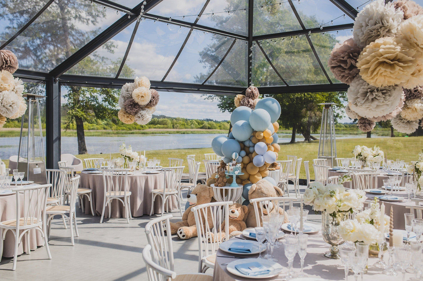 Large set of Paper party pom poms set of 80, custom colours, mixed sizes, great value Paper flowers Hanging party Wedding venue decorations