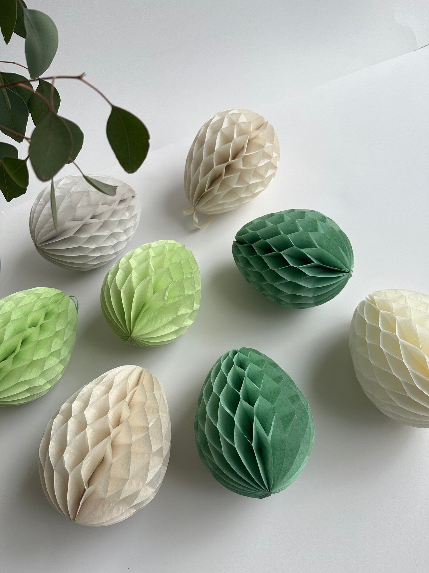 Paper honeycomb easter eggs decorations | paper easter decorations | honeycomb paper eggs