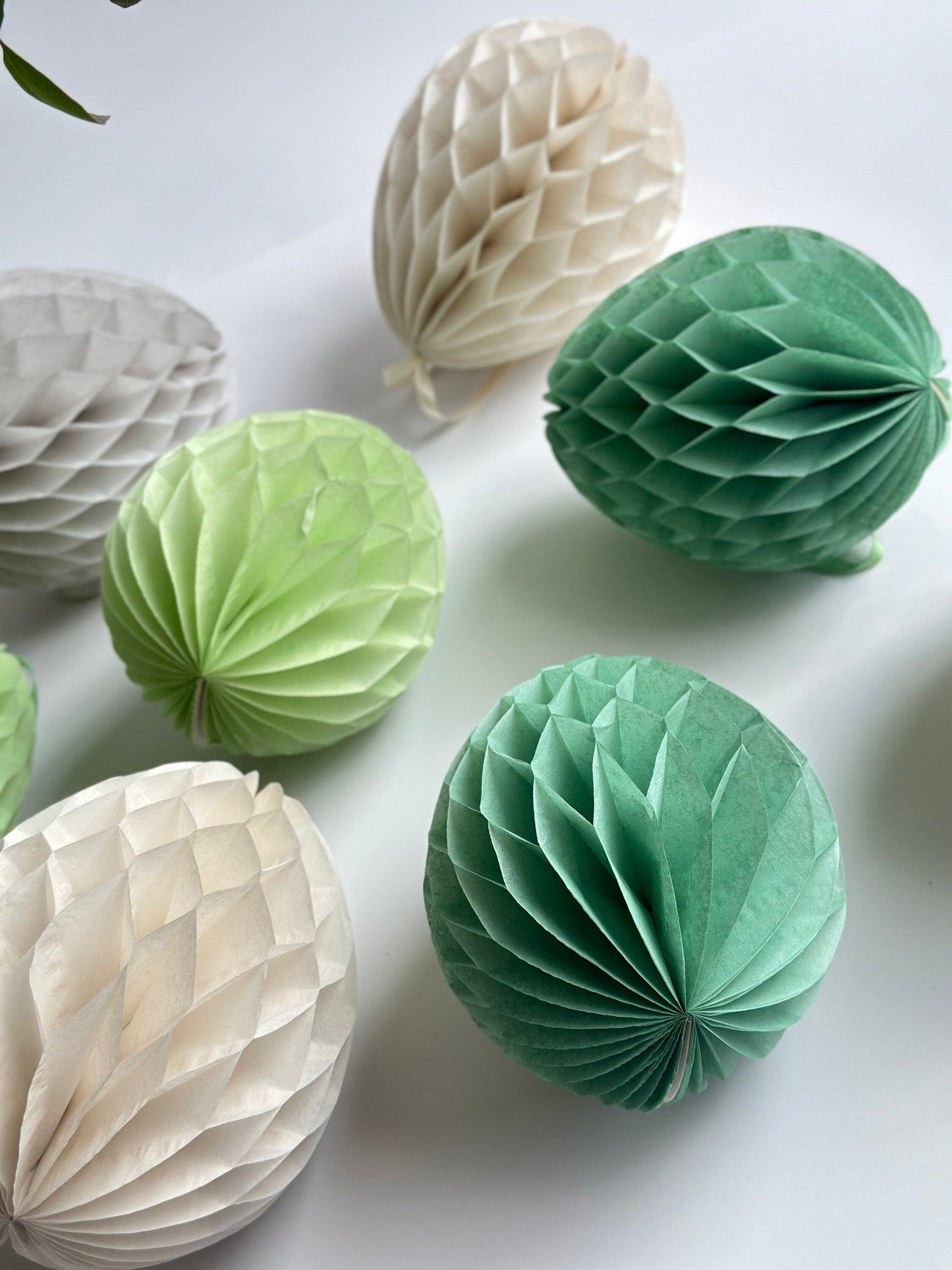 Paper honeycomb easter eggs decorations | paper easter decorations | honeycomb paper eggs