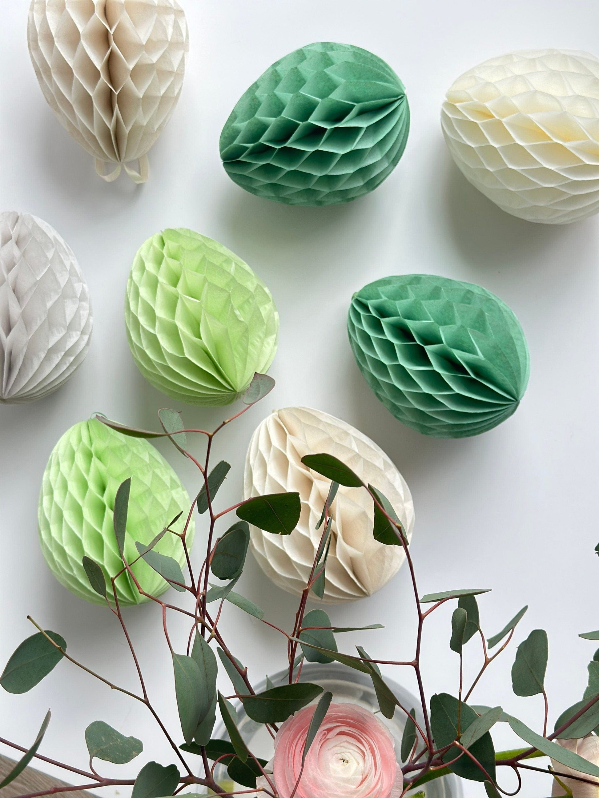 Paper honeycomb easter eggs decorations | paper easter decorations | honeycomb paper eggs