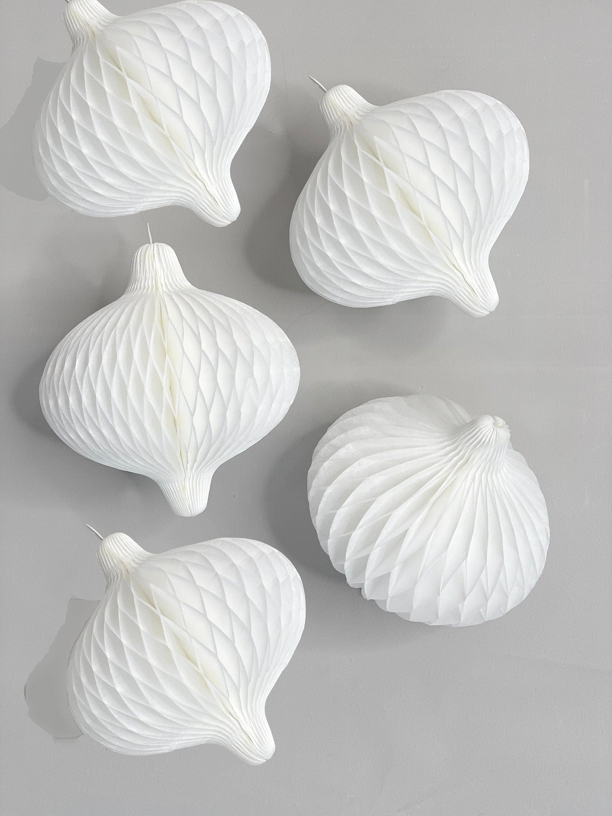 Paper Honeycomb Party Decorations -5 PCS 3D Mini White Hanging Christmas Ornament for Holiday Tree Wall New Years Decor White paper baubles