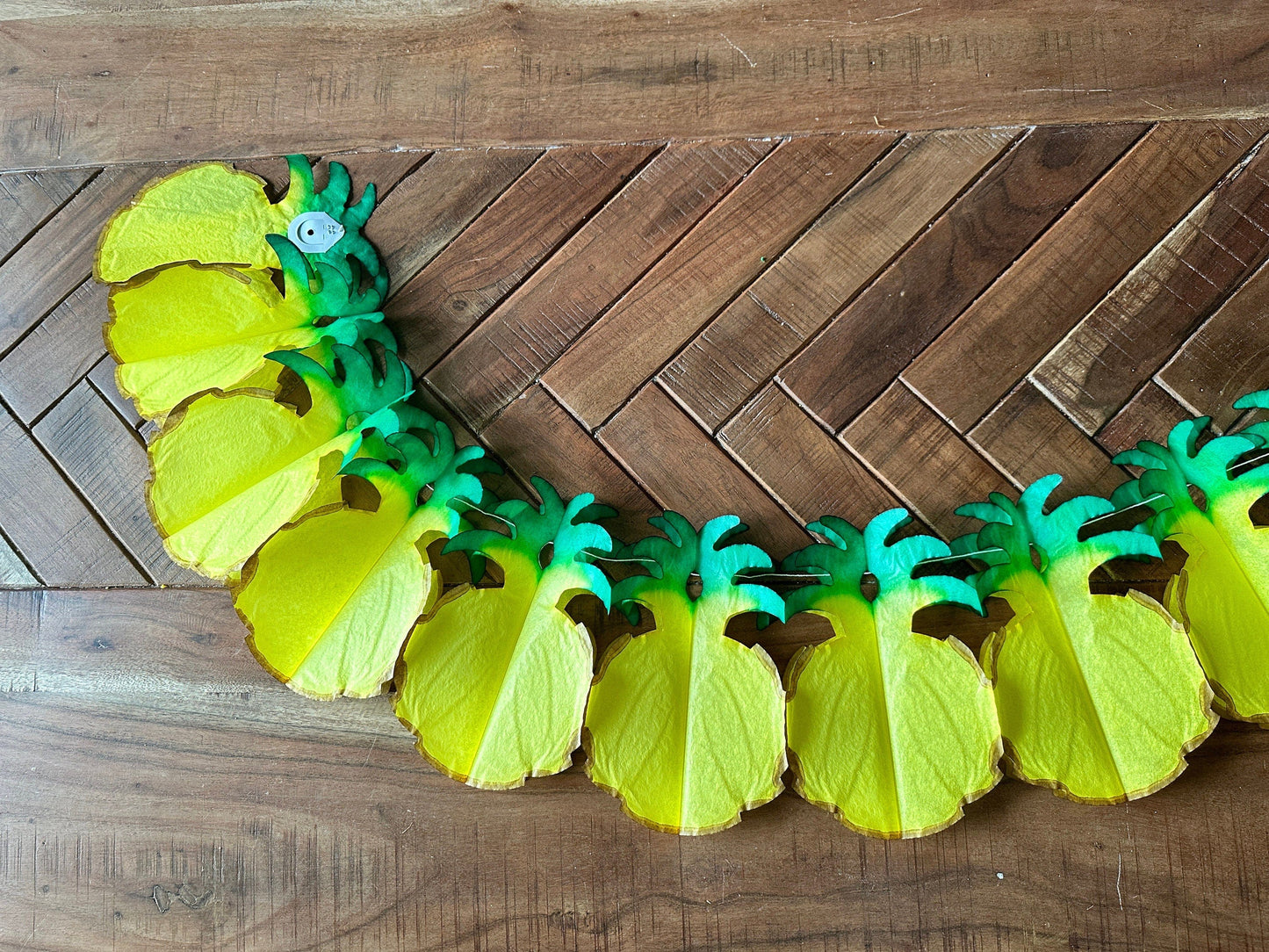 Paper Pineapple Banner Tropical Pineapple Garland Summer Pool Beach Banner for Tropical Hawaii Theme Baby Shower Birthday Party Supplies