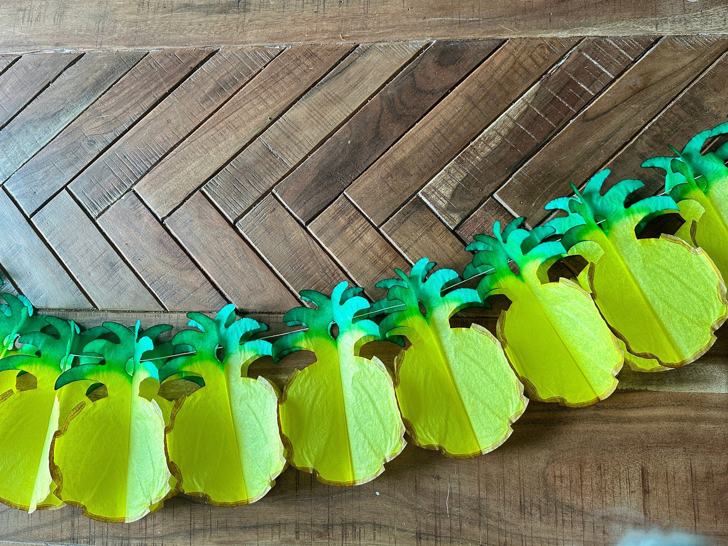 Paper Pineapple Banner Tropical Pineapple Garland Summer Pool Beach Banner for Tropical Hawaii Theme Baby Shower Birthday Party Supplies