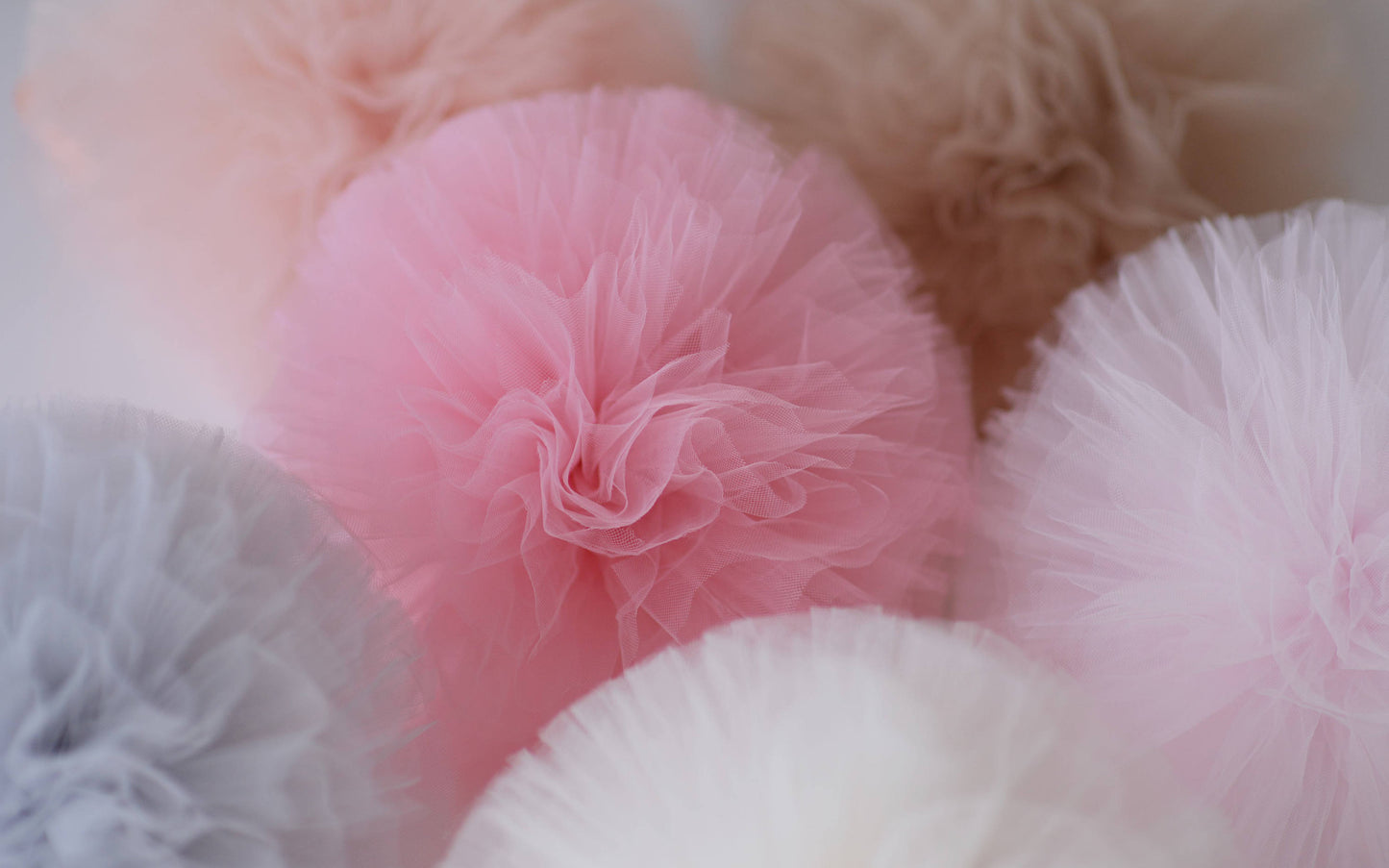 Large 30cm (12") Tulle Pompoms - Set of 6 gift for  Baby shower decor, nursery, kids room decor wedding baby shower custom colours