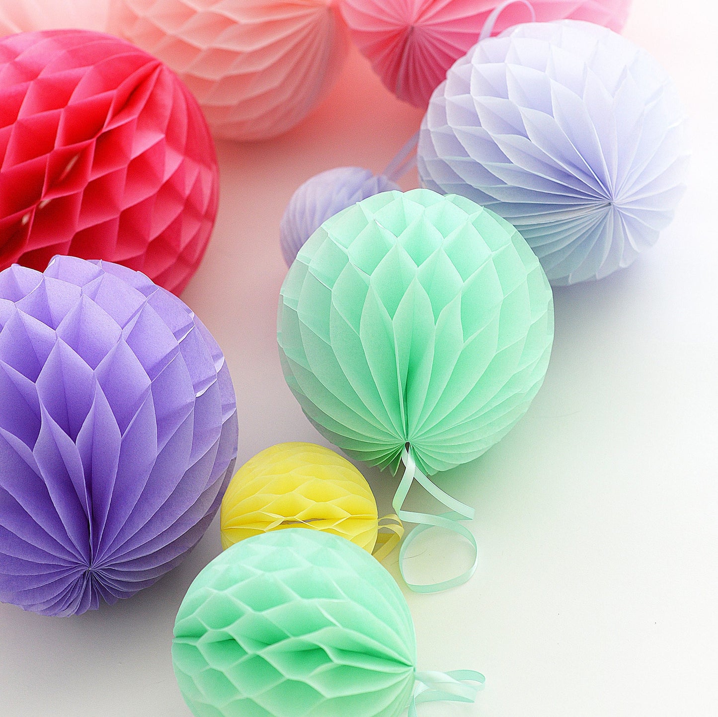 24 paper honeycomb pom poms set | Wedding decorations | Honeycomb balls