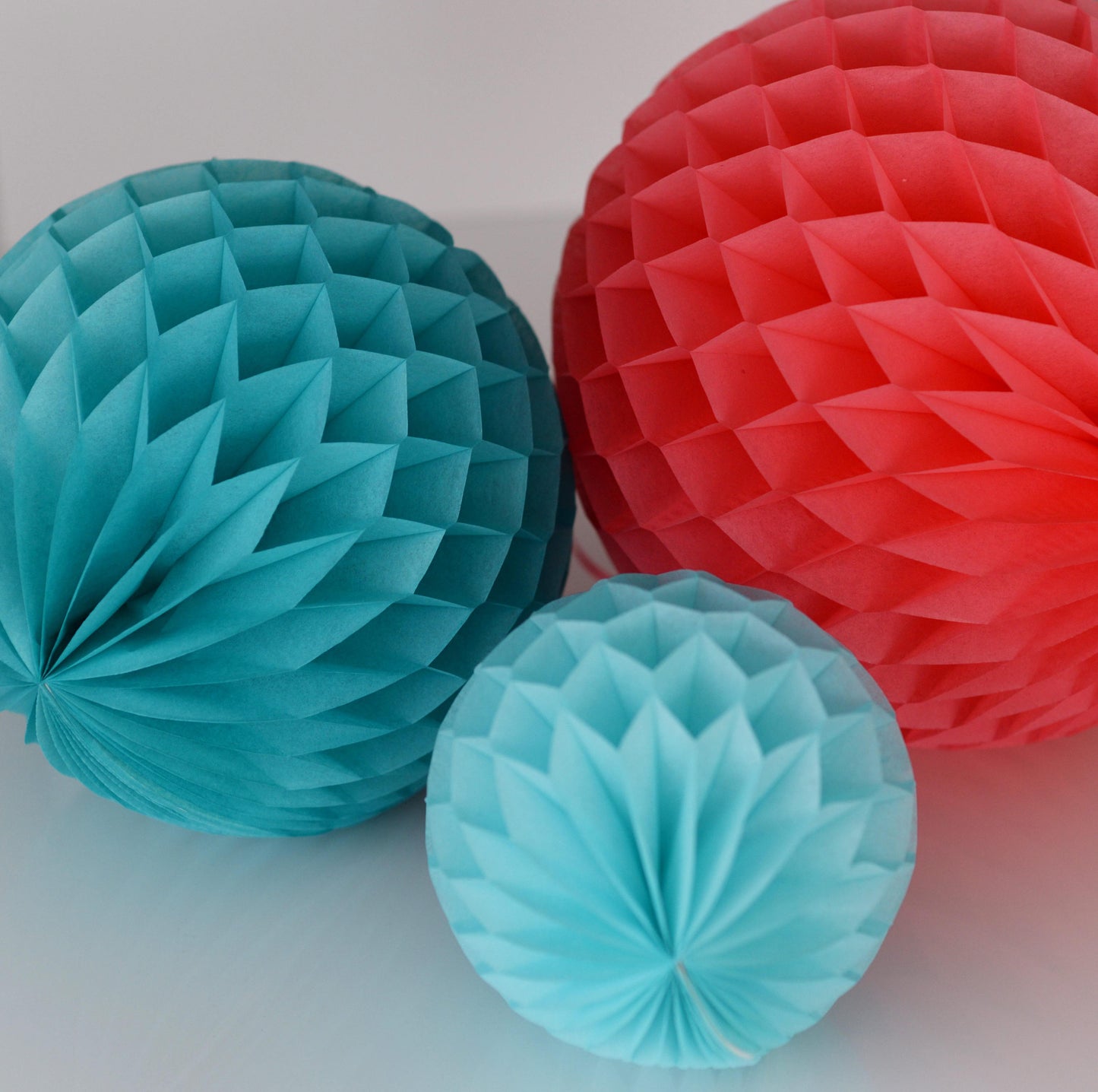 Turquoise Honeycomb Paper Balls – Bright Party Decorations for Baby Showers, Weddings, Bridal Showers, Hen Parties & Gifts