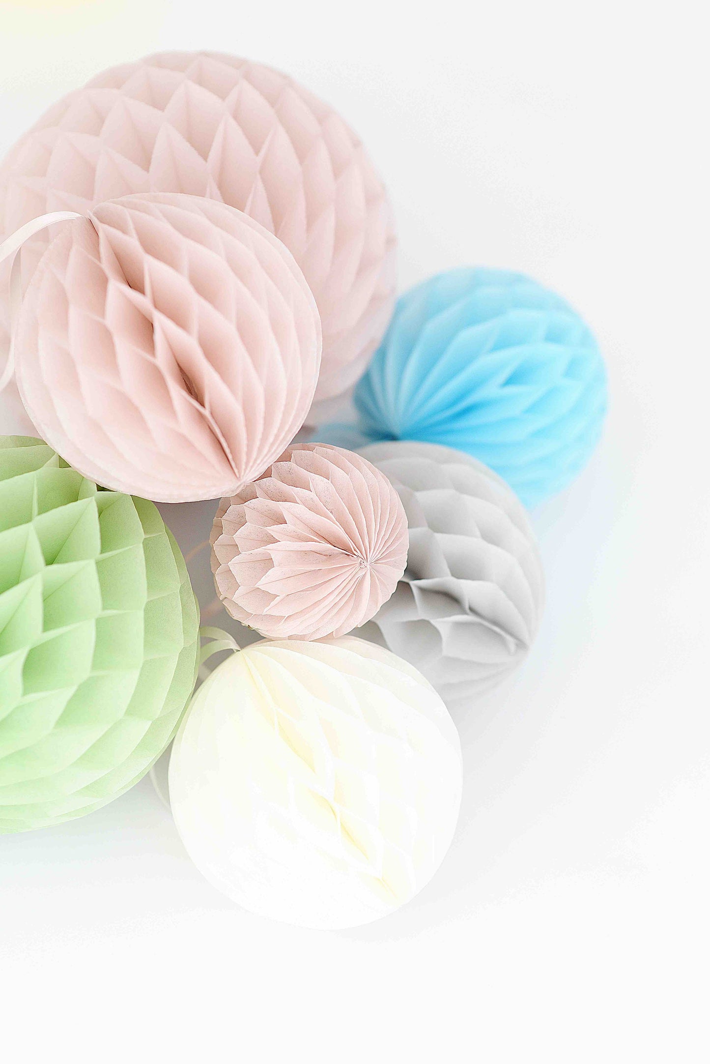 Dusty pink honeycomb balls set | Wedding party decor | Girls nursery decor