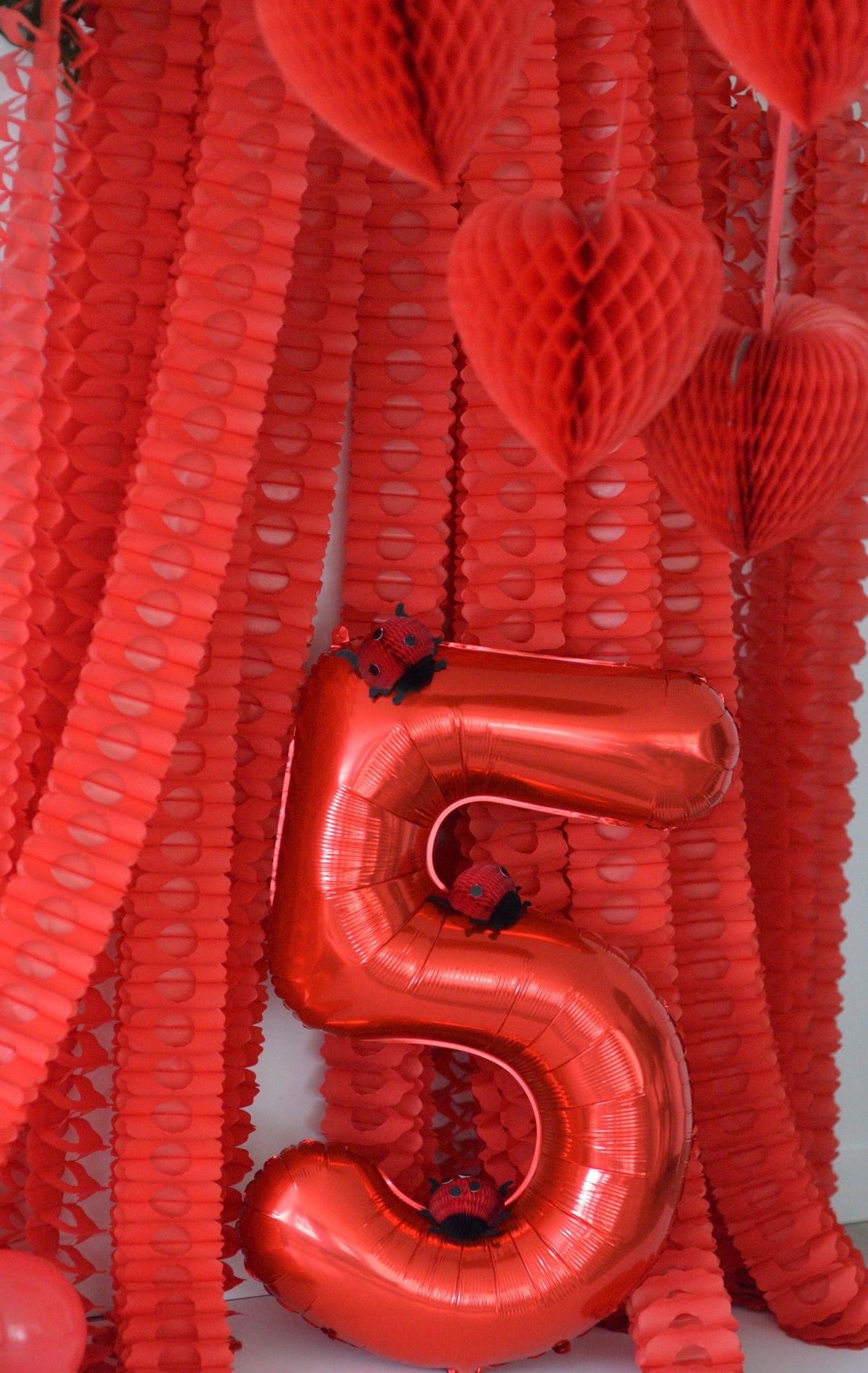 Red Tissue Paper Honeycomb Garland - 11.8ft (360cm) Reusable Party Decoration for Weddings, Birthdays, Baby Showers, Photo Backdrops