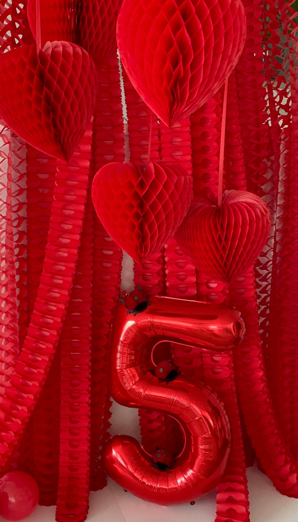 Red Tissue Paper Honeycomb Garland - 11.8ft (360cm) Reusable Party Decoration for Weddings, Birthdays, Baby Showers, Photo Backdrops