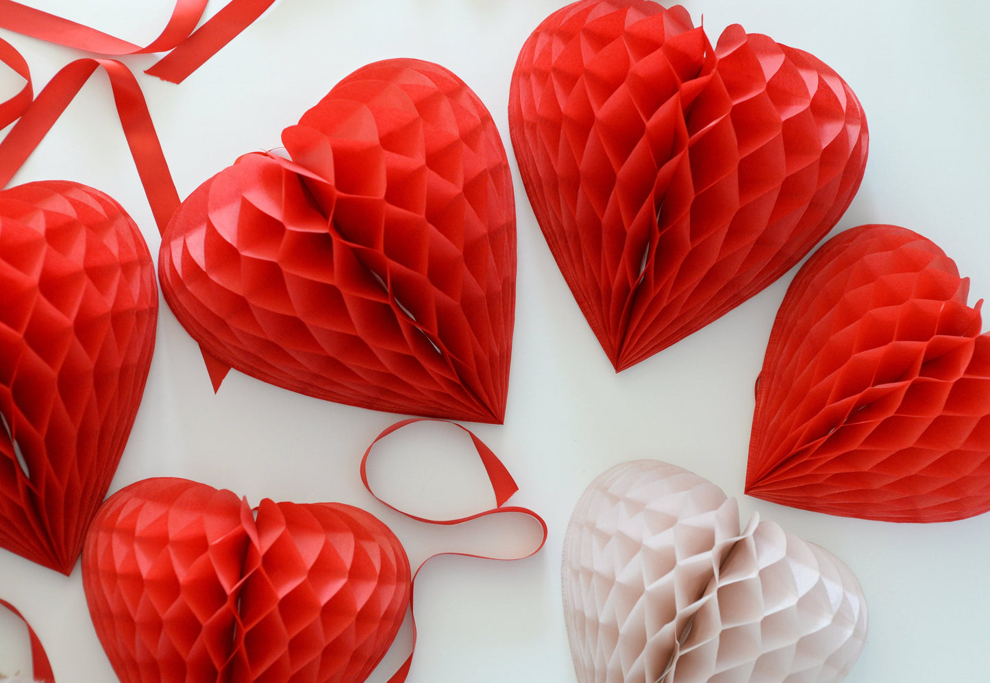 Custom colour Paper honeycomb hearts set of 3 party decoration Valentines day Wedding baby shower birthday bridal shower decor gift