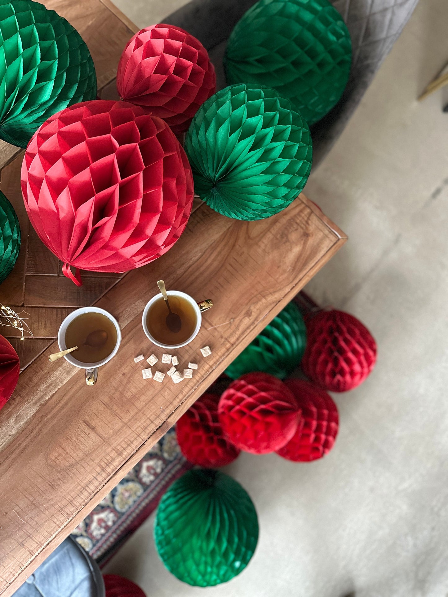 Holiday green pape honeycomb ball party decorations various sizes Christmas ornament Holiday home office school decor Wedding birthday Party