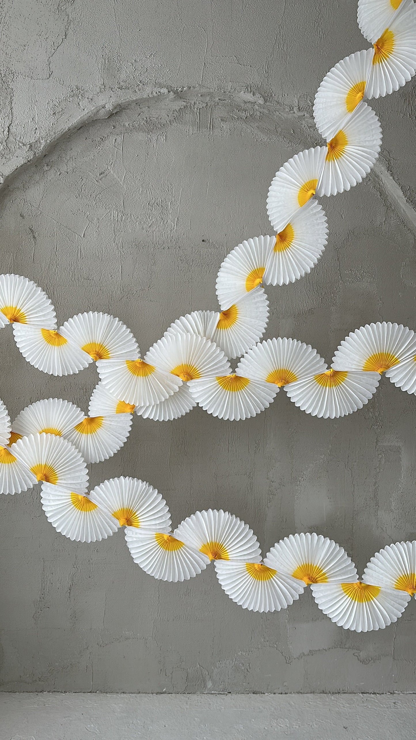 Daisy flowers paper party garland, 360cm, daisies birthday decorations, wedding bunting, bridal shower banner, boho party hanging, ceiling