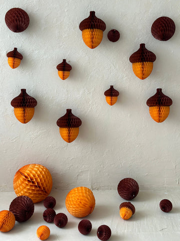 Acorns and paper honeycomb balls party decoration set forest woodland birthday party decor autumn theme eco friendly fall baby shower fall