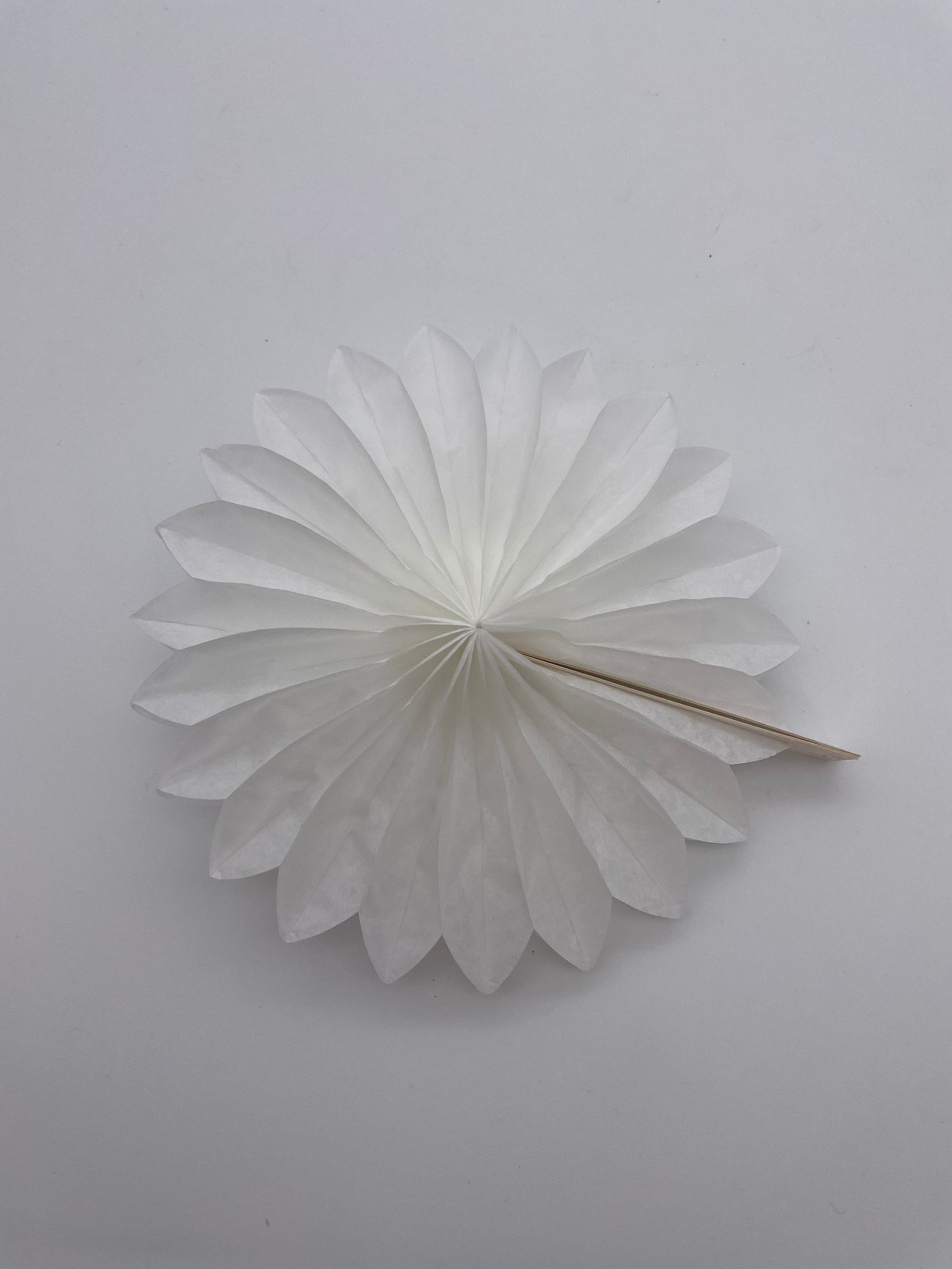 White Mini paper fans 5 fans set Christmas tree decorations Holiday home baby shower Wedding birthday party table window decorations