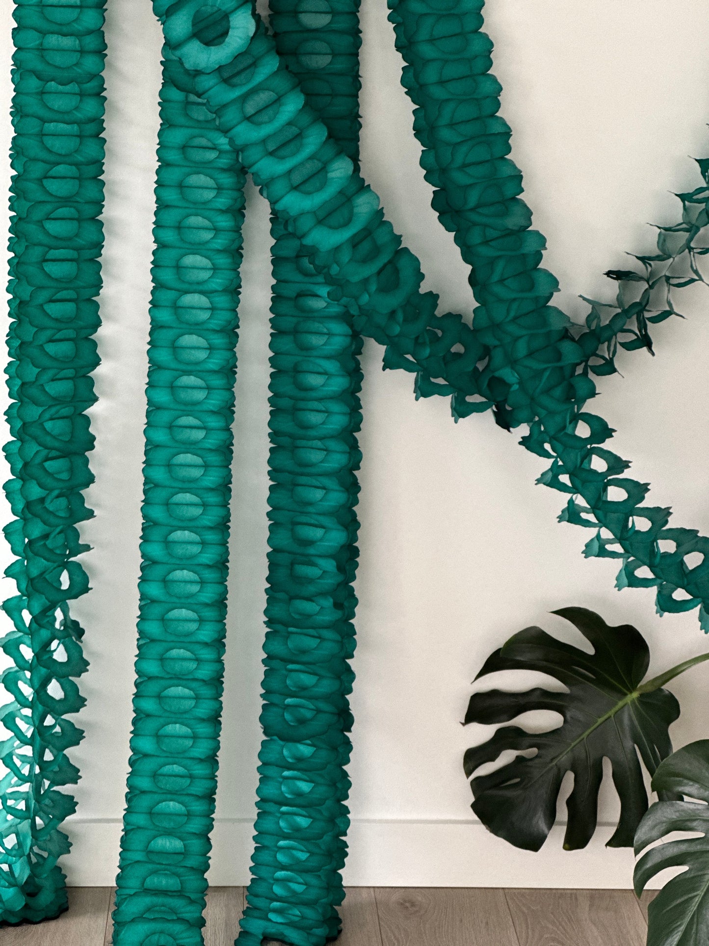 Reusable Tissue Paper Honeycomb Garland, Party Photo Backdrop, 11.8 ft, Baby Shower