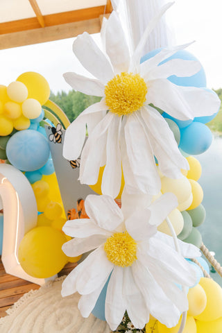 Huge paper flowers - Daisy party decorations various sizes - crepe paper flowers Decor for Weddings and birthday party decor photo backdrop
