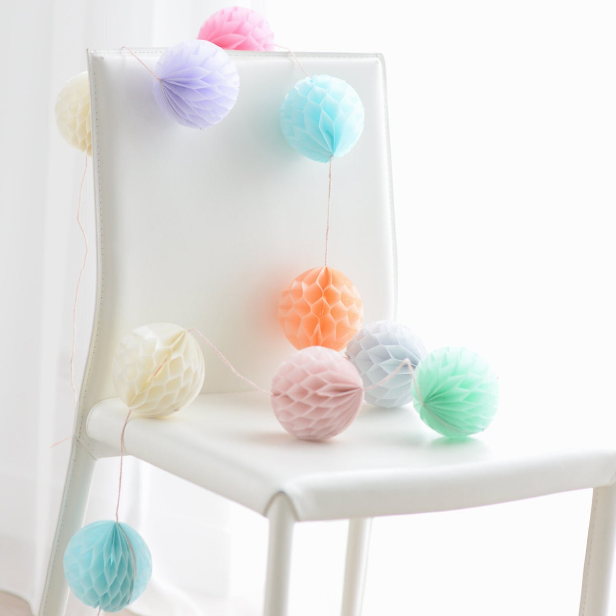 Pastel Honeycomb Ball Garland: Customizable Party Decor (7.5ft)