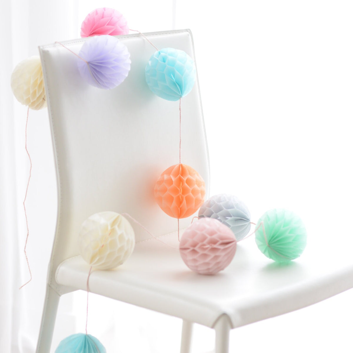 Pastel Honeycomb Ball Garland: Customizable Party Decor (7.5ft)