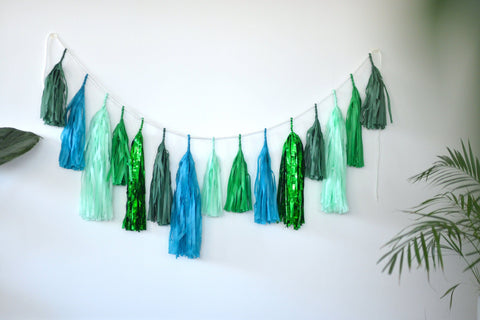 Green Paper Tassel Garland - Green sea party Birthday banner | greenery Fringe garland | Nursery garland - Decopompoms