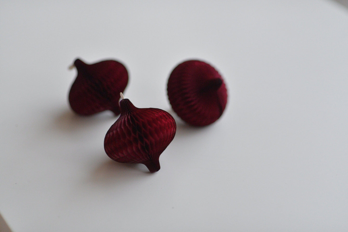 Burgundy mini paper honeycomb baubles - Christmas decorations - 3 baubles set - Decopompoms