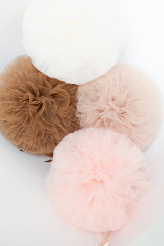 Neutral Tulle Pom Poms set - rustic shabby chic decor - barn wedding decorations - nursery decor - baby shower - Decopompoms