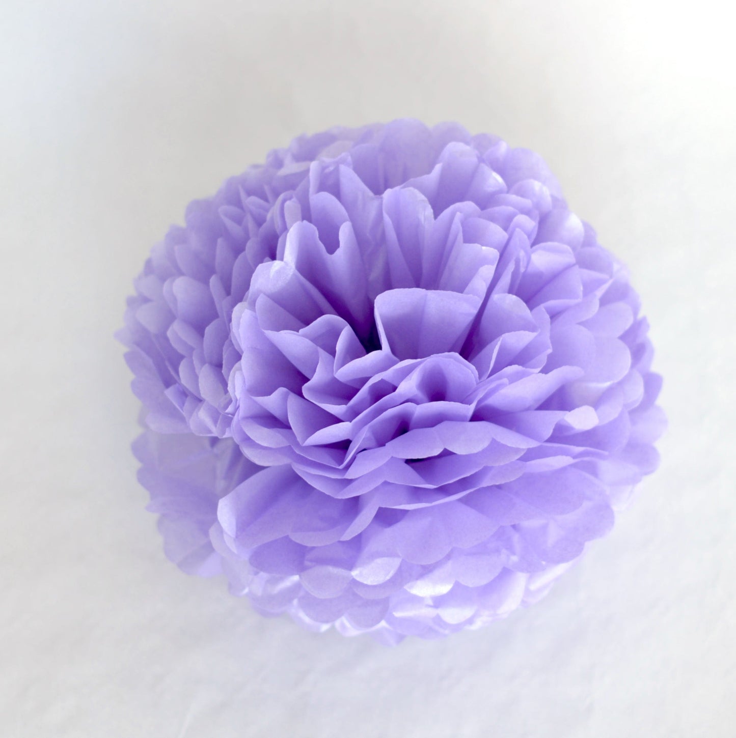Purple charm paper pom poms party set - Decopompoms