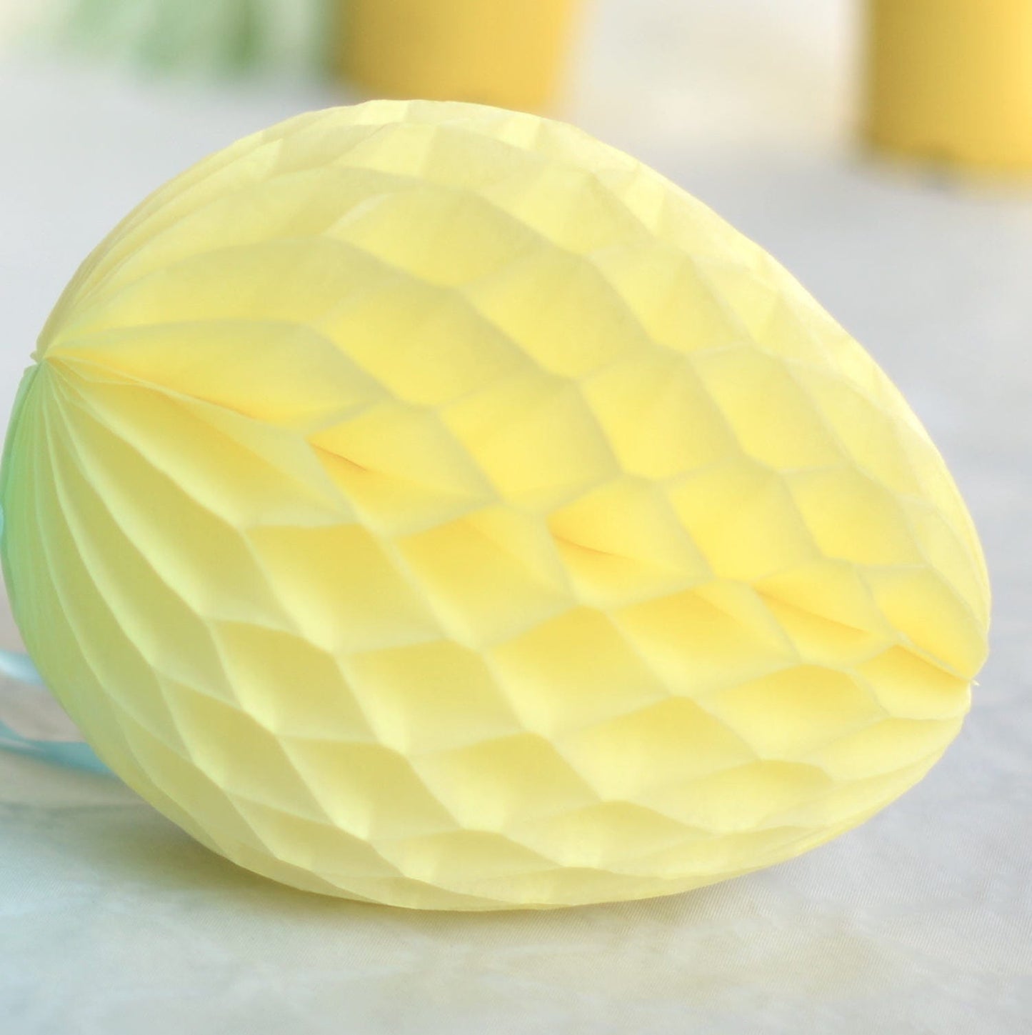 Easter Decorations - Light yellow Honeycomb paper eggs | Easter egg decorations | Colourful spring decor - Decopompoms