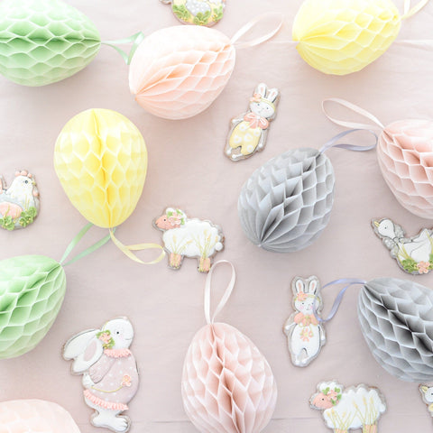 Easter Decorations - Light yellow Honeycomb paper eggs | Easter egg decorations | Colourful spring decor - Decopompoms
