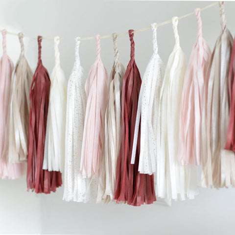 Burgundy blush tassel garland - various lenghts - Decopompoms