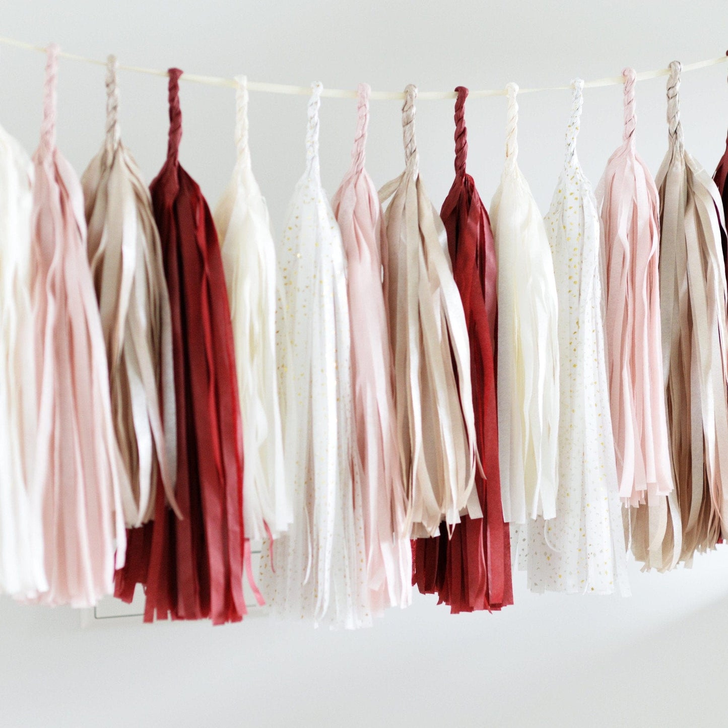 Burgundy blush tassel garland - various lenghts - Decopompoms