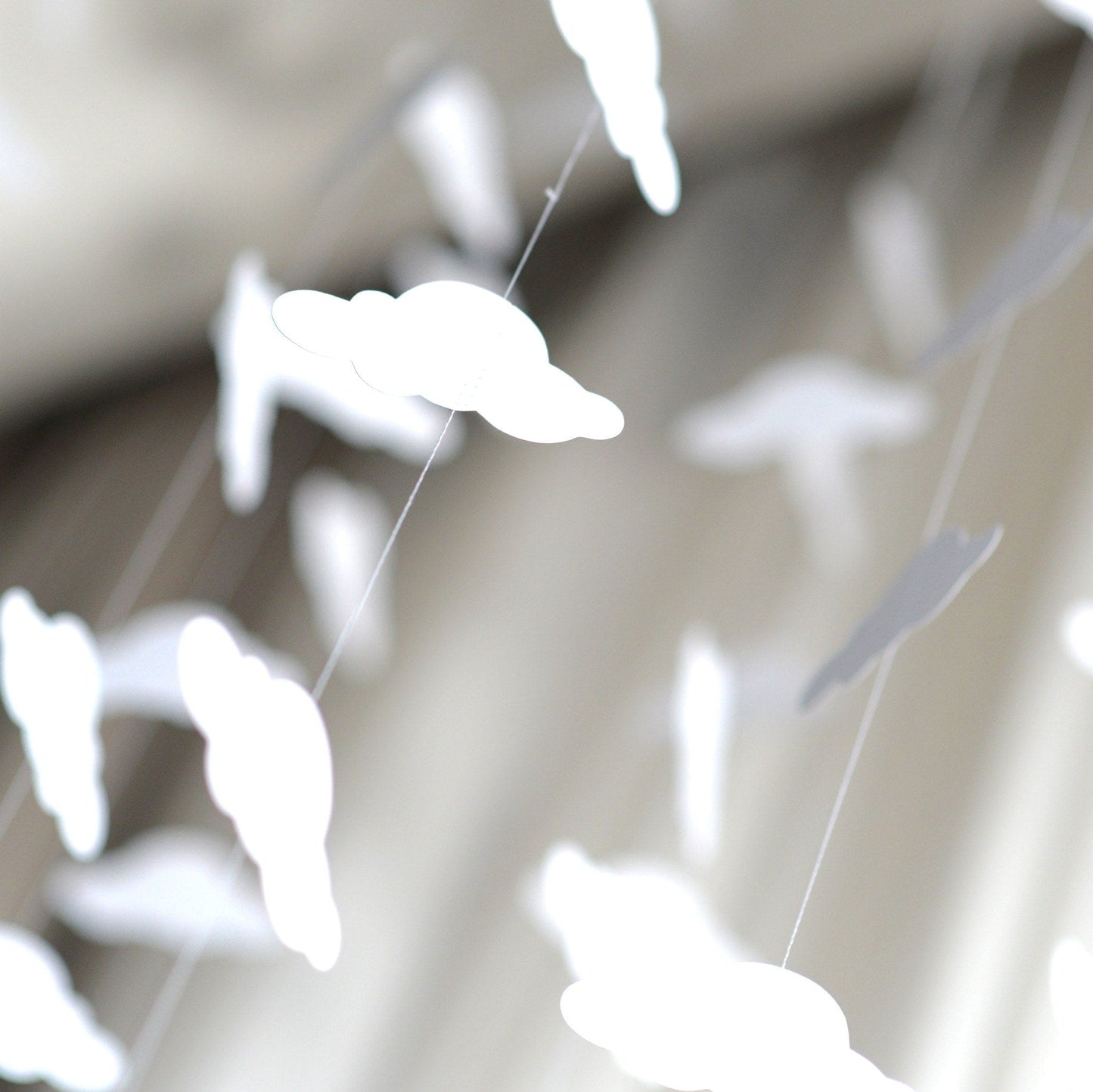 CLOUD paper string garland - Decopompoms