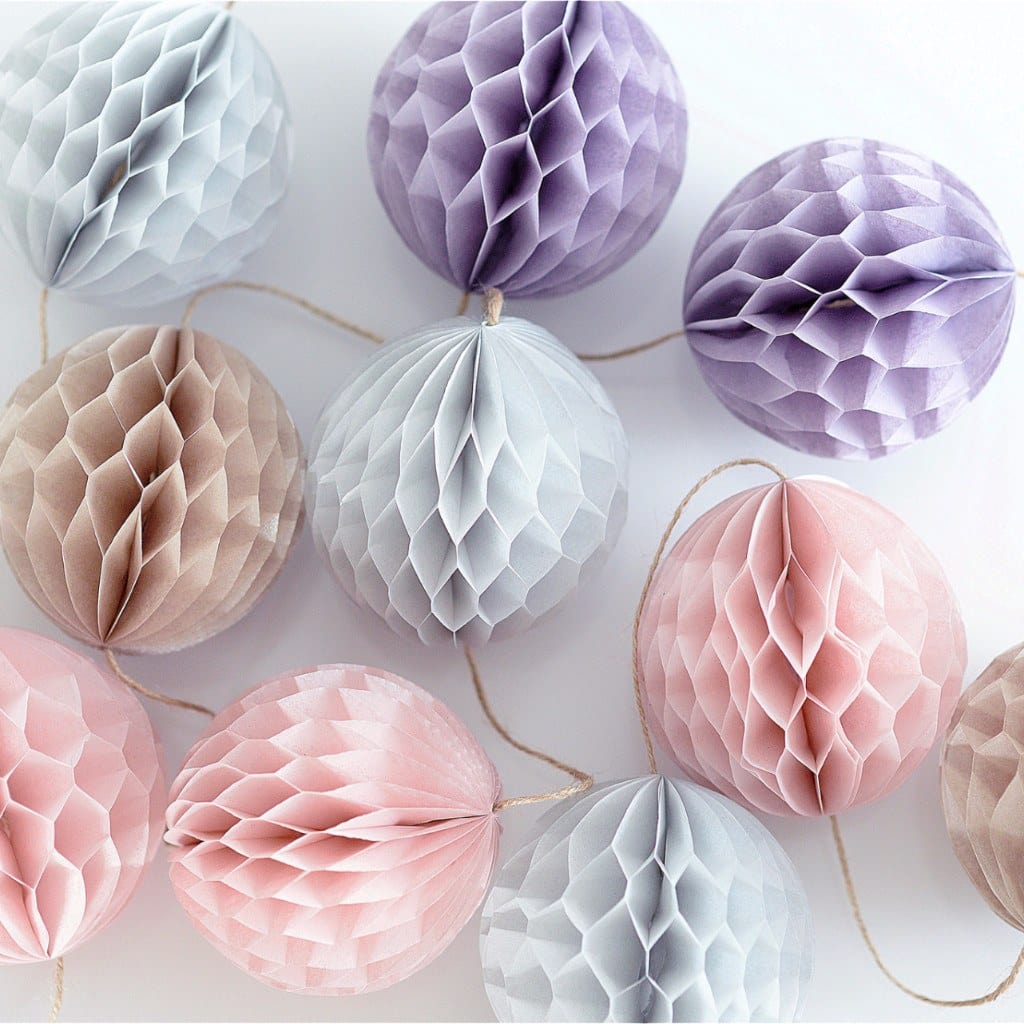 Dusty blush and champagne honeycomb garland - Decopompoms