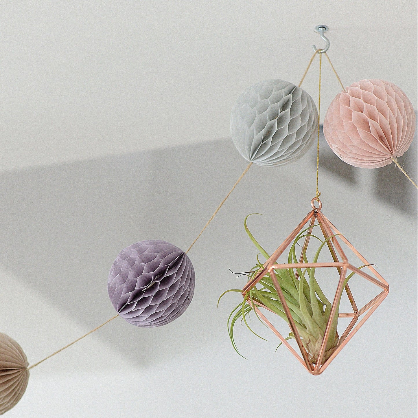 Dusty blush and champagne honeycomb garland - Decopompoms