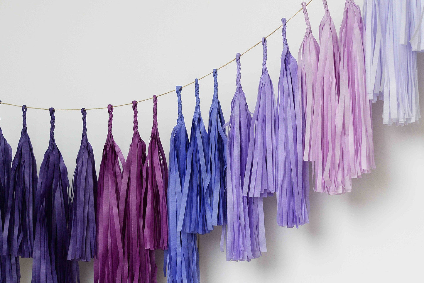 OMBRE PURPLE tassel garland - Decopompoms