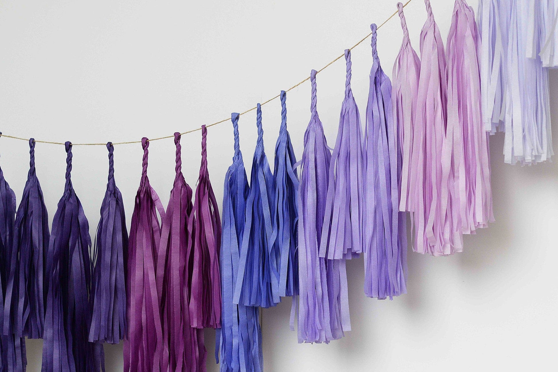 OMBRE PURPLE tassel garland - Decopompoms