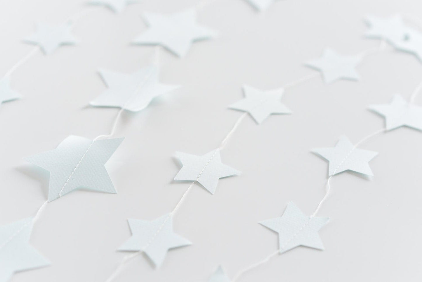 Glittery silver stitched paper star garland - Mirror banner - Nursery Birthday Baptism Children party Decor Photo Prop wedding backdrop - Decopompoms