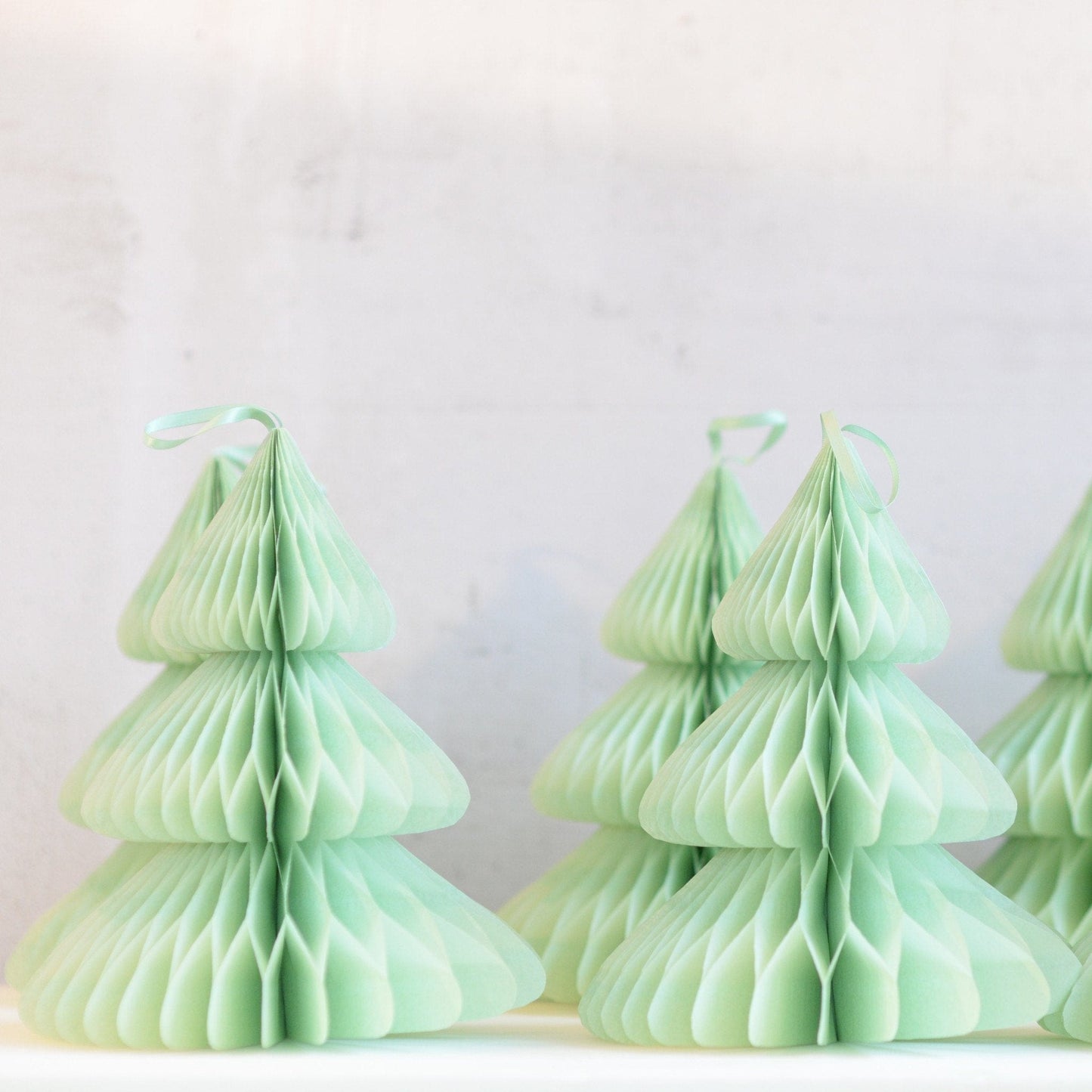 Christmas tree - Paper Honeycomb - custom color - 10" / 25 cm - Decopompoms